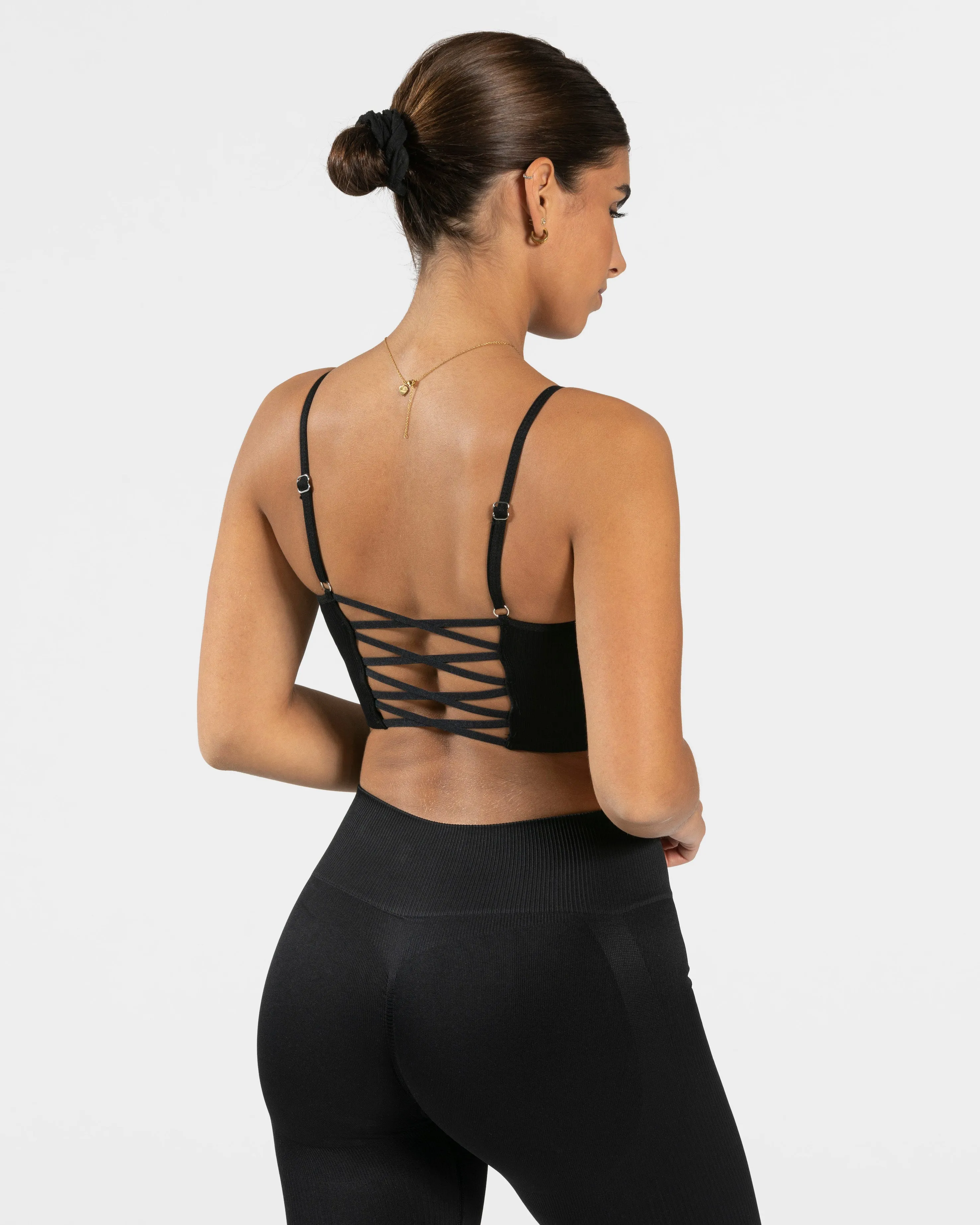 Elegant Cross Top "Schwarz"